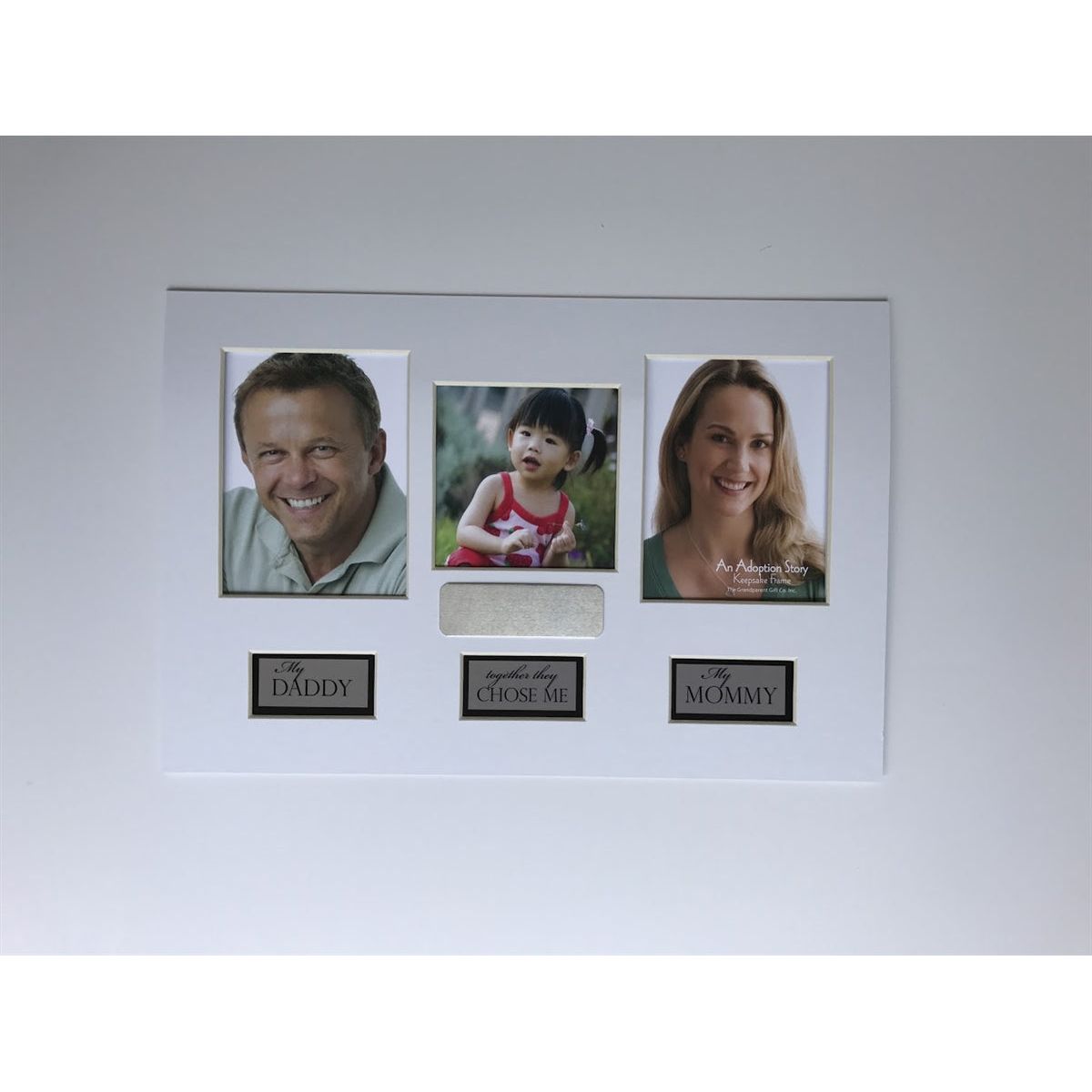 Photo mat with optional engravable metal plaque.